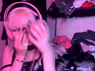 EdithaFort's Live Sex Cam Show