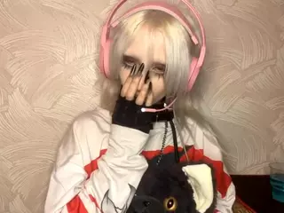 EdithaFort's Live Sex Cam Show