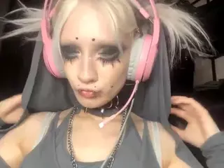 EdithaFort's Live Sex Cam Show