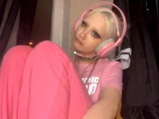 EdithaFort's Live Sex Cam Show