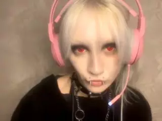 EdithaFort's Live Sex Cam Show