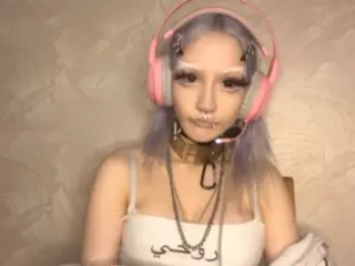 EdithaFort's Live Sex Cam Show