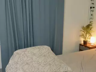 ErlinaCruise's Live Sex Cam Show