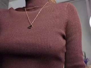 maechesser's CamSoda show and profile