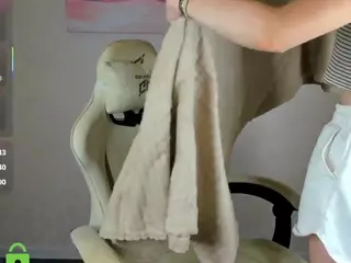 MILKA's Live Sex Cam Show