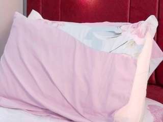 miss-nahomi Live Webcam on CamSoda