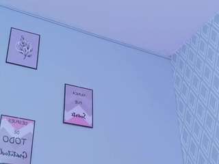 miss-nahomi Live Webcam on CamSoda