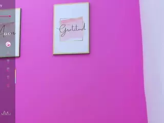 miss-nahomi's Live Sex Cam Show
