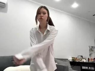 Akemi's Live Sex Cam Show