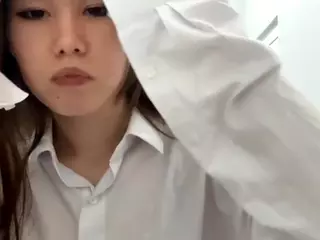 Akemi's Live Sex Cam Show