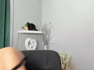 RoxyBullet's Live Sex Cam Show