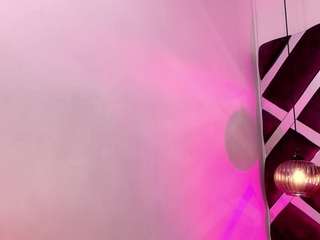 sara-lop Live Webcam on CamSoda