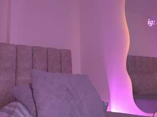 sara-lop's CamSoda show and profile