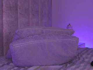 sara-lop live cam profile