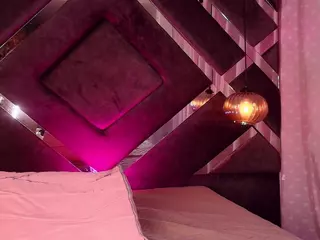 sara-lop's Live Sex Cam Show