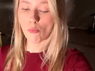 SilviaHambelton's Live Sex Cam Show
