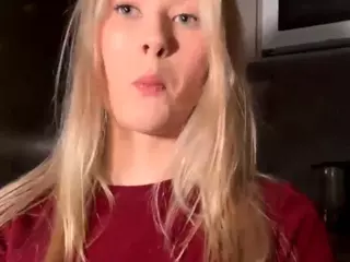 SilviaHambelton's Live Sex Cam Show