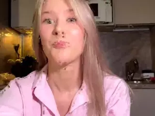 SilviaHambelton's Live Sex Cam Show