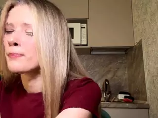 SilviaHambelton's Live Sex Cam Show