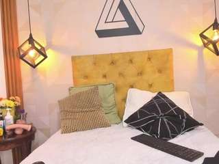 violeta-sweet118 Live Webcam on CamSoda