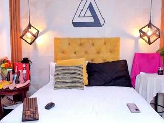 violeta-sweet118 Live Webcam on CamSoda