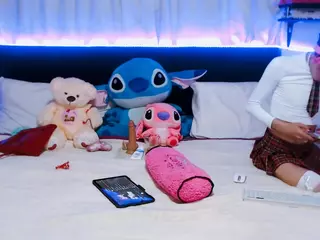 anaisvelvet2025's Live Sex Cam Show
