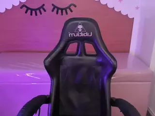 carlie-mayer-t's Live Sex Cam Show