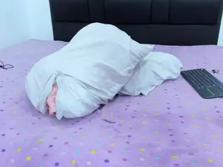 Isabella-T's Live Sex Cam Show