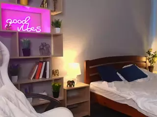 OctaviaBute's Live Sex Cam Show