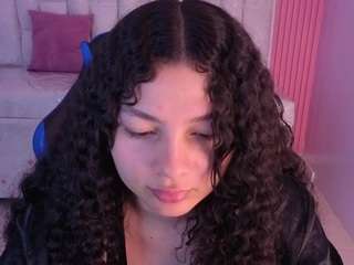 shalon-diaz-sub's CamSoda show and profile