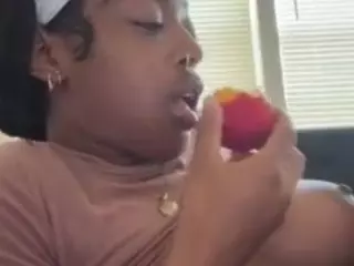 sweetestsexcthang's Live Sex Cam Show