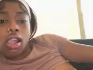 sweetestsexcthang's Live Sex Cam Show