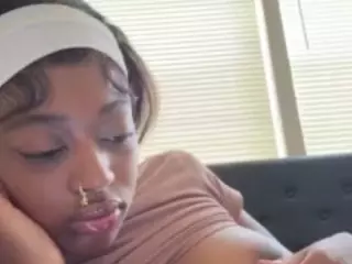 sweetestsexcthang's Live Sex Cam Show