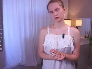 CateWatey's Live Sex Cam Show