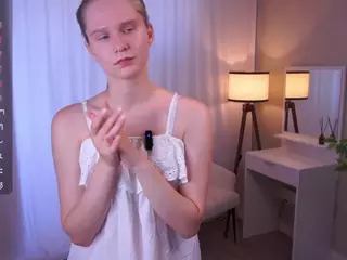 CateWatey's Live Sex Cam Show