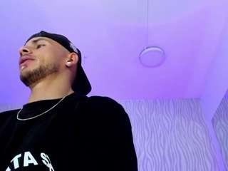 dylanjacobxx's CamSoda show and profile