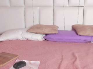 vanessa-arango Live Webcam on CamSoda