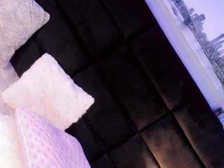 ana-paula23's CamSoda show and profile