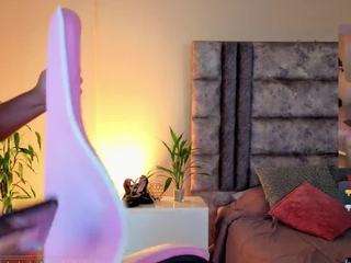 annaswift1's CamSoda show and profile