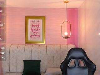 madhison-klain-s Live Webcam on CamSoda
