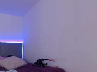  maggie-hills chat room