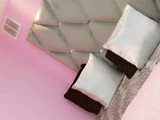  ninaa-keyli chat room