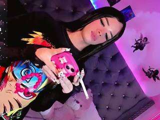  ninaa-keyli chat room