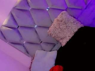  ninaa-keyli chat room