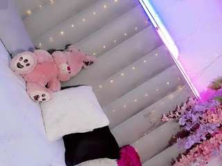 Ninaa-Keyli live cam — anal toys, average, black hair