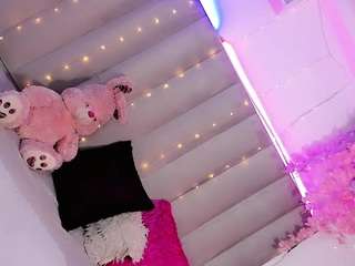 Ninaa-Keyli live cam preview