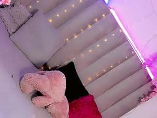 Ninaa-Keyli live cam preview