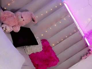Ninaa-Keyli live cam preview