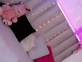 Ninaa-Keyli live cam preview