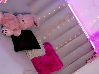 Ninaa-Keyli live cam preview
